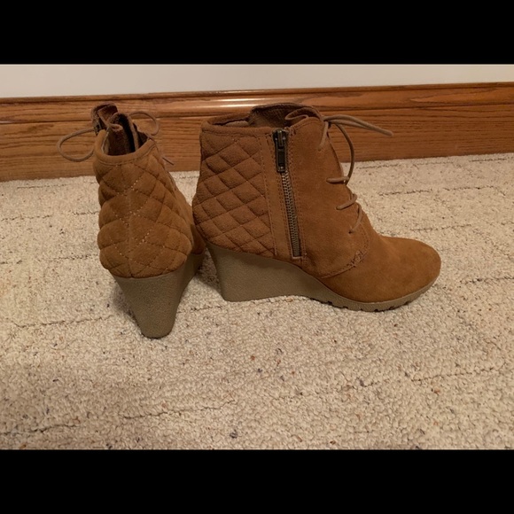 Debra Wedge-Mia - Picture 2 of 2